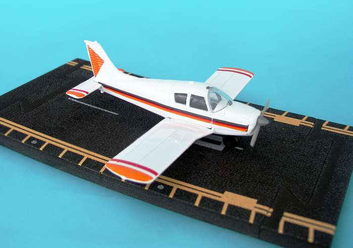 Hot Wings Piper Cherokee