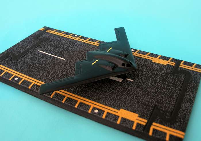 Hot Wings B-2 Spirit Bomber