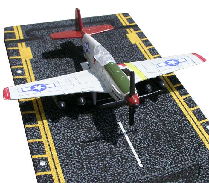 Hot Wings P-51 Tuskugee Airmen
