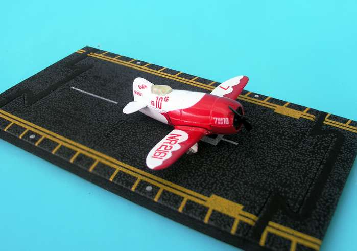 Hot Wings Gee Bee