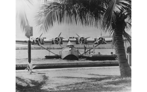 POSTCARD CHINA CLIPPER MOORING ON HAWAIIAN ISLAND