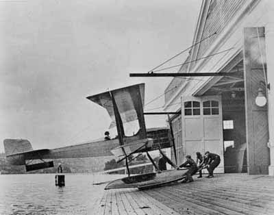 [RX1-13-17069] Postcard Seaplane Lake Union
